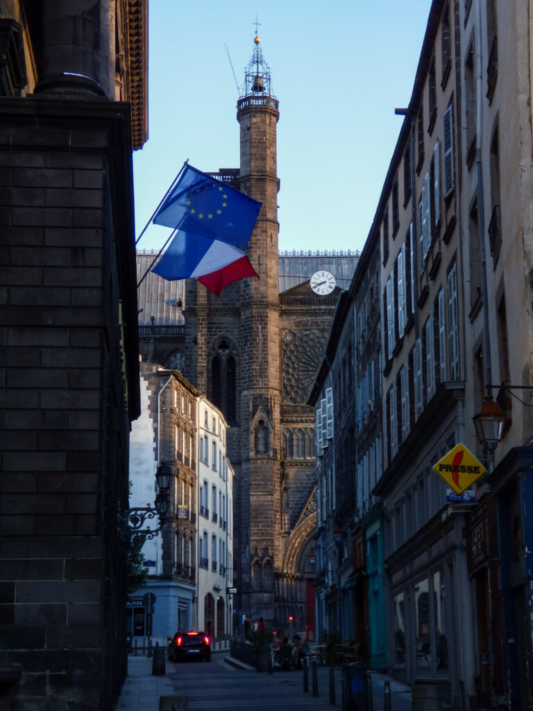 Hôtel de ville et cathédrale face nord | © Traverse(s)